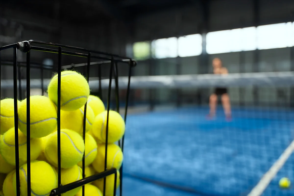 différence entre balle padel et balle tennis